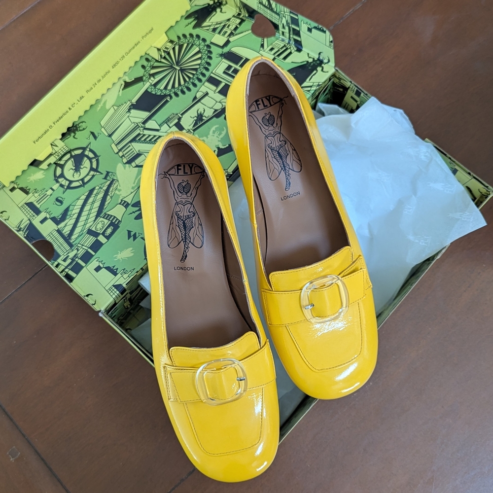 Fly London Leather Yellow Loafer Pumps with Glossy/Patent Finish